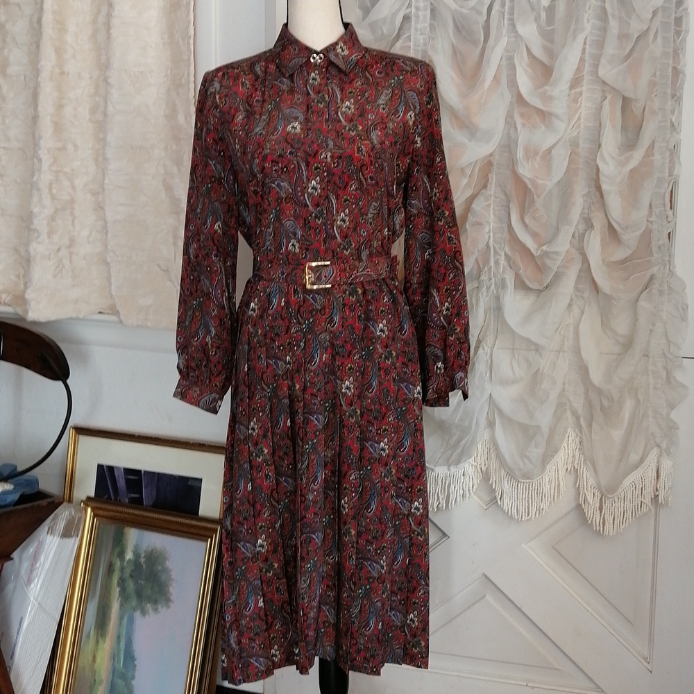 Vintage Red Paisley Max Dress Full Pleated Skirt Fabric Belt Size 10P